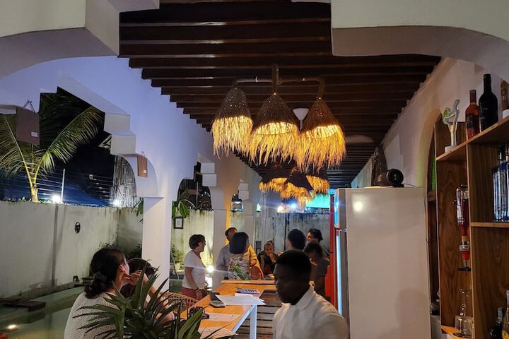 Lounge 69 of 80