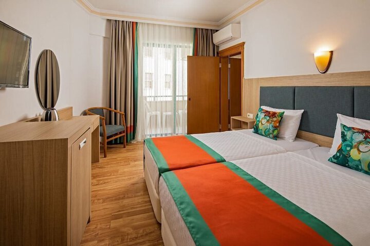 Room 7 of 73