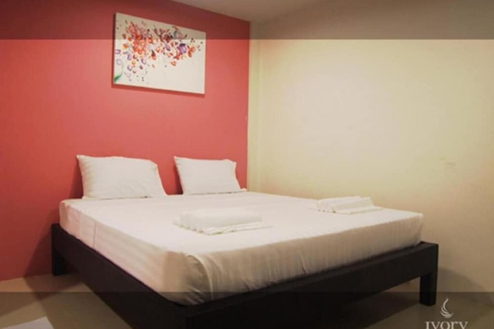 Room 13 of 28