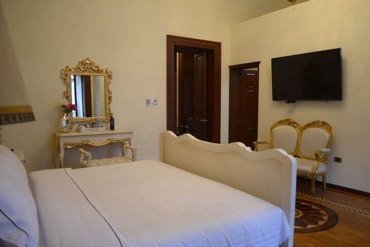Room 11 of 47