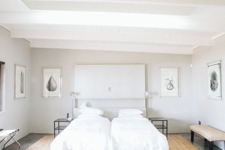 Room 18 of 136