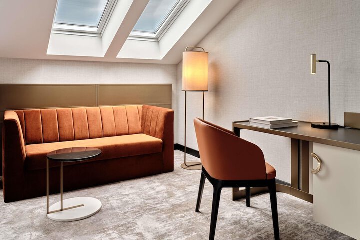 Room 33 of 80