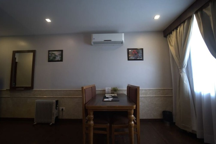 Room 26 of 68