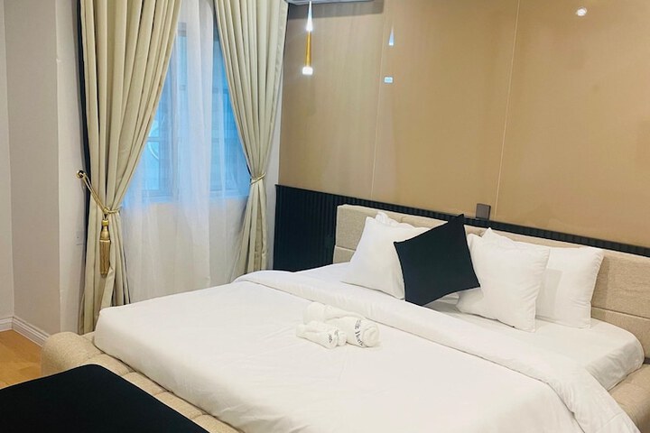 Room 17 of 35