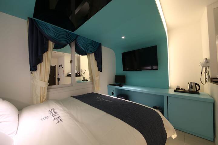 Room 9 of 65