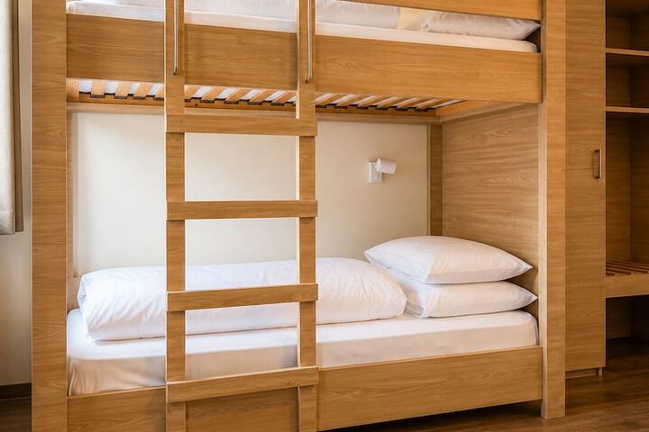 Room 9 of 30