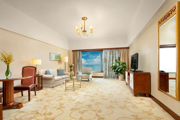 Room 33 of 79