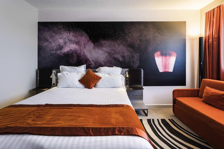 Room 12 of 84