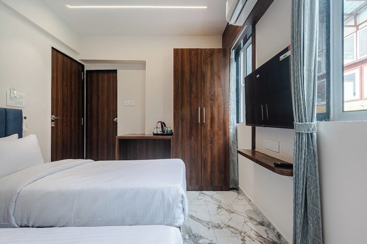 Room 16 of 24