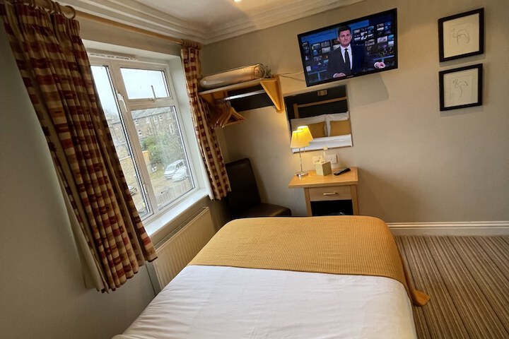 Room 10 of 39