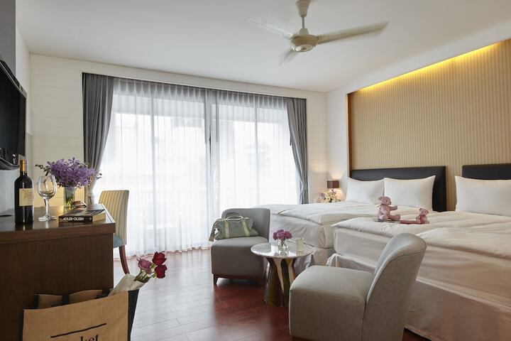 Room 12 of 207