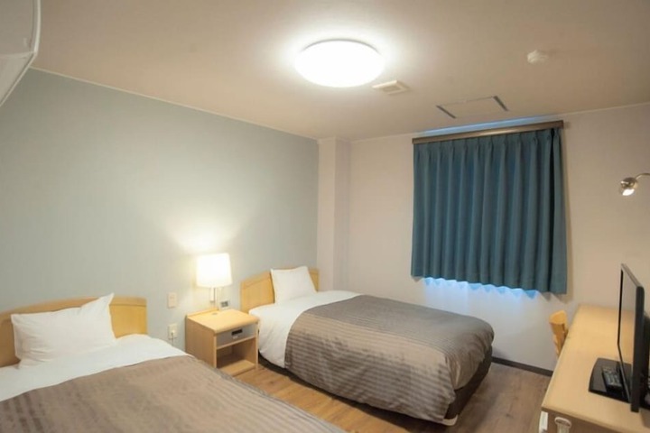 Room 7 of 25