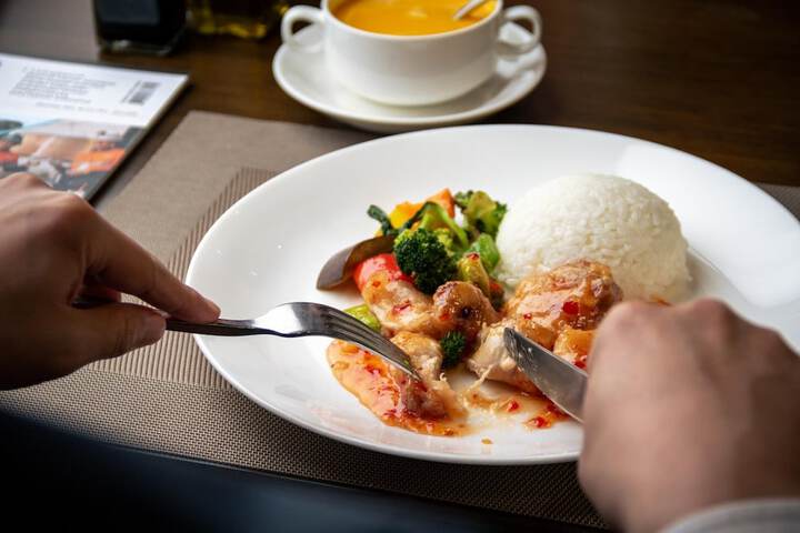 Dining 212 of 325