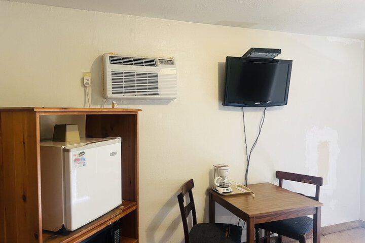 Room 5 of 13