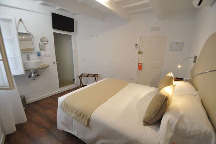Room 6 of 59
