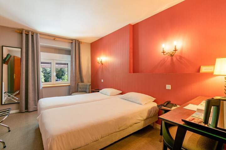Room 43 of 99