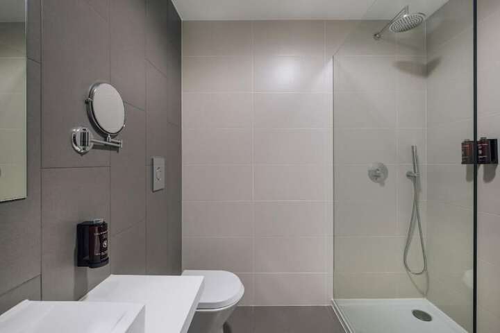 Room 29 of 67