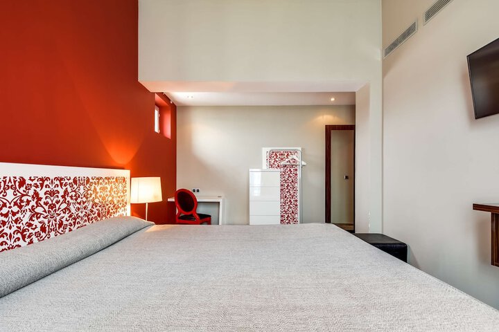 Room 16 of 42