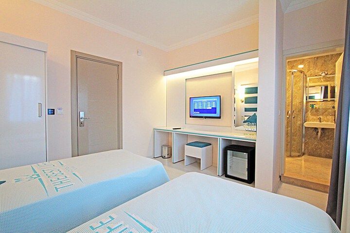 Room 4 of 14