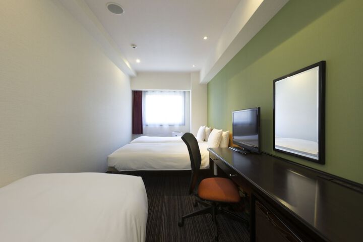 Room 10 of 73