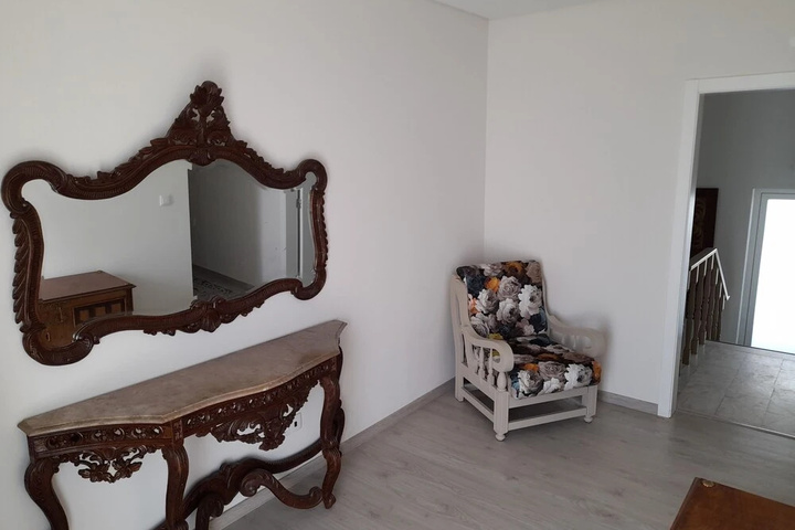 Room 13 of 21
