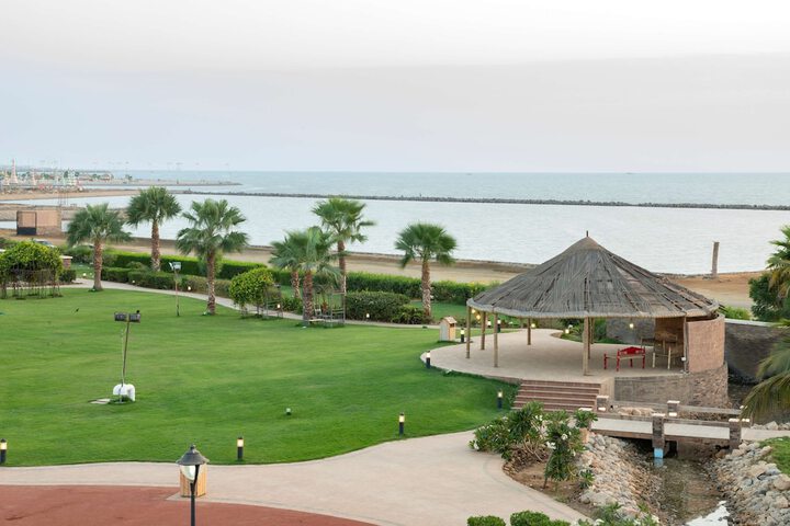 Hotel with Pool