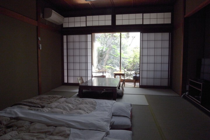Room 17 of 31