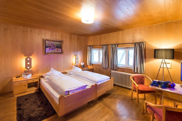 Room 2 of 54