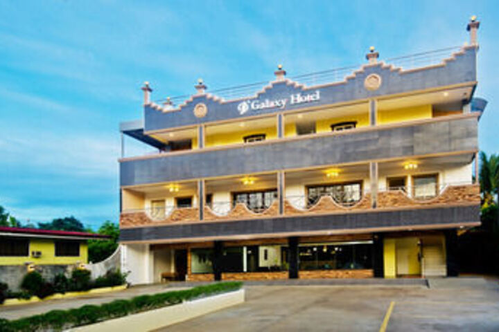 D Galaxy Hotel & Restaurant