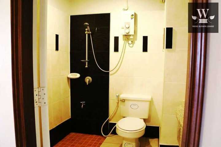 Room 3 of 10