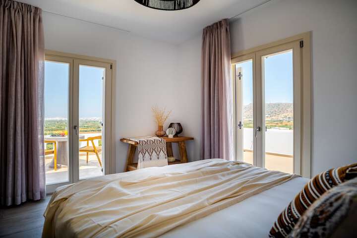 Room 4 of 66