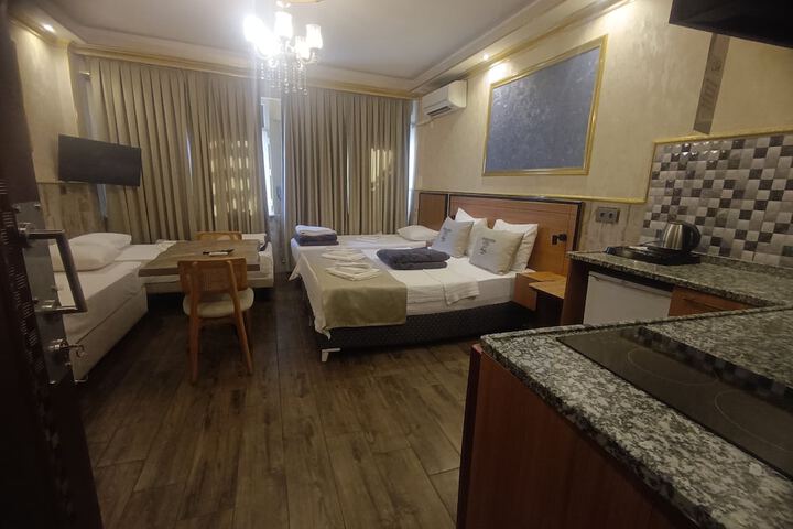 Room 45 of 170