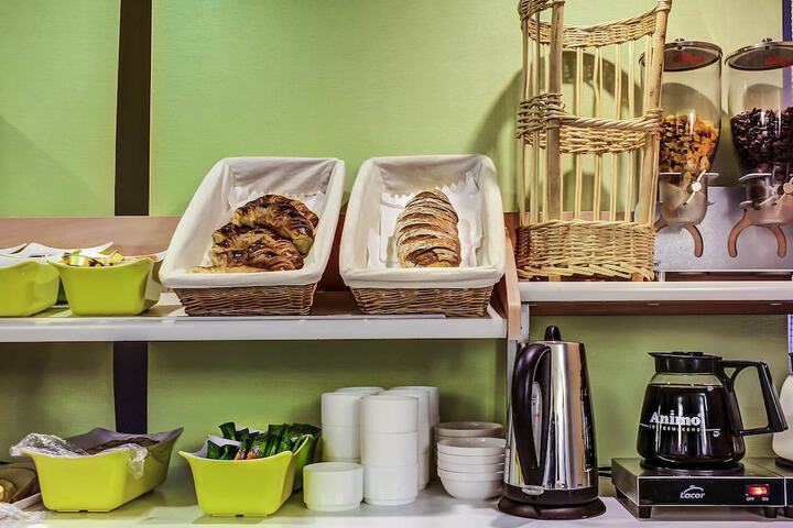 Breakfast/Coffee Service 42 of 56
