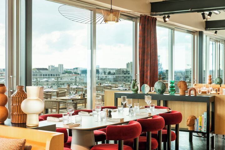 Dining 56 of 109