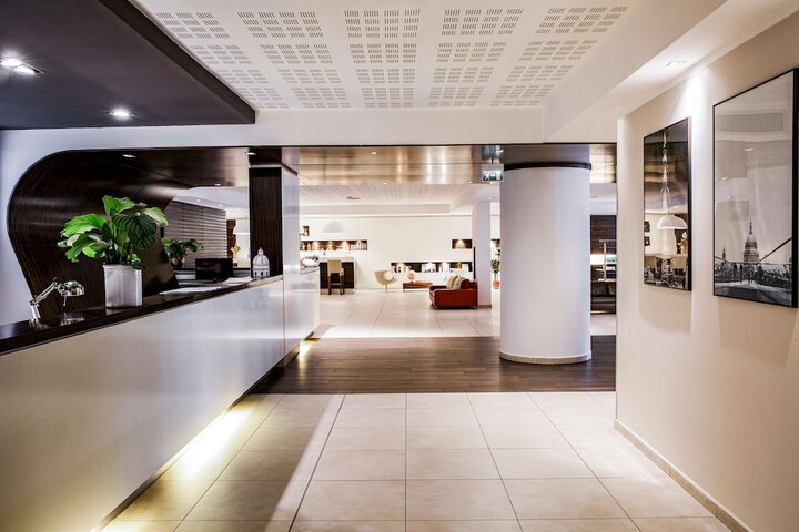 Hotel Interior 4 of 133