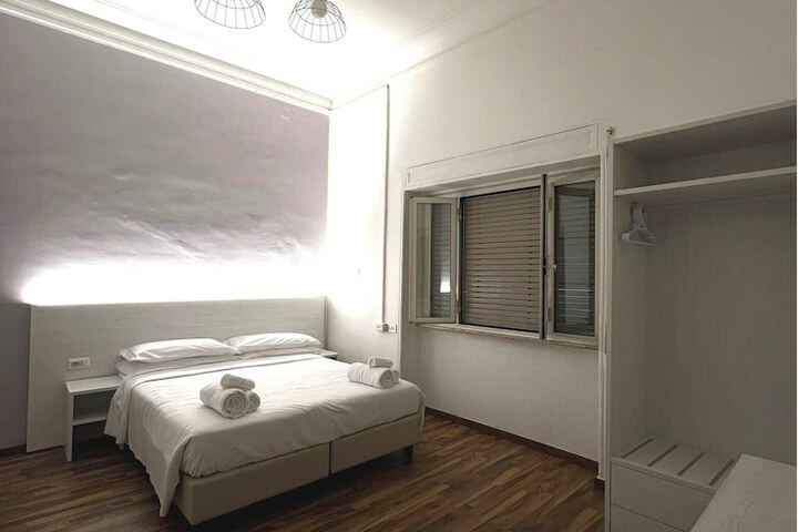 Room 14 of 24