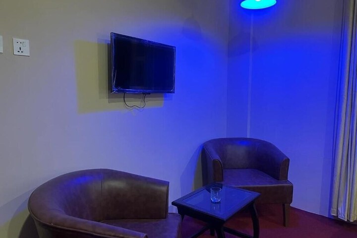 Room 18 of 25
