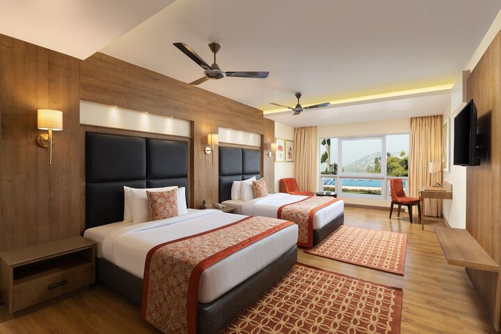 Room 2 of 25