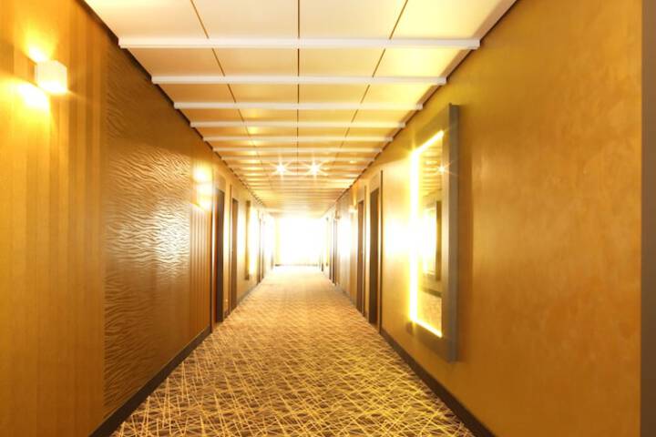 Ballroom/Hall 48 of 52