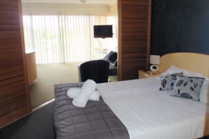Room 3 of 12