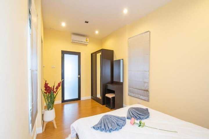 Room 12 of 35