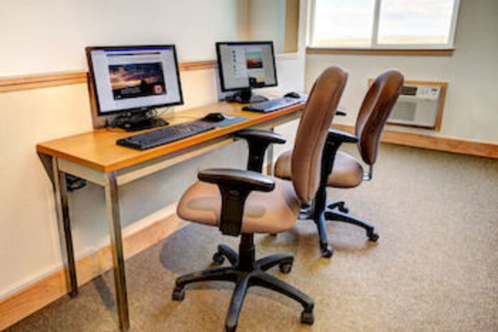 Business Center 8 of 20