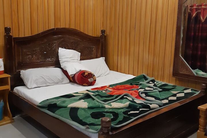 Room 10 of 22