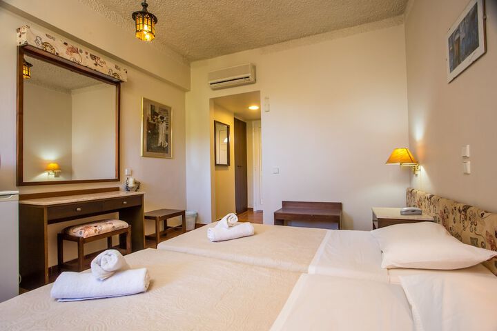 Room 9 of 21