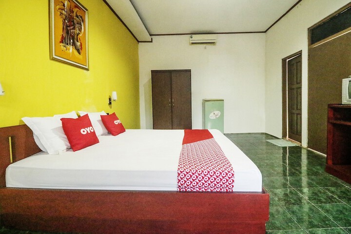 Room 11 of 25