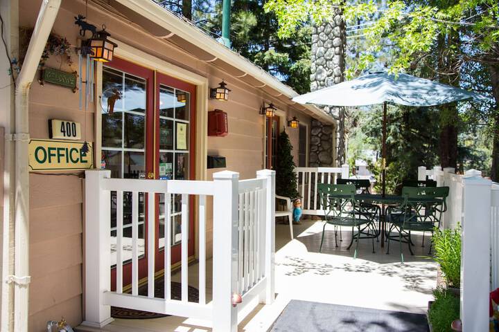 Sleepy Forest Cottages