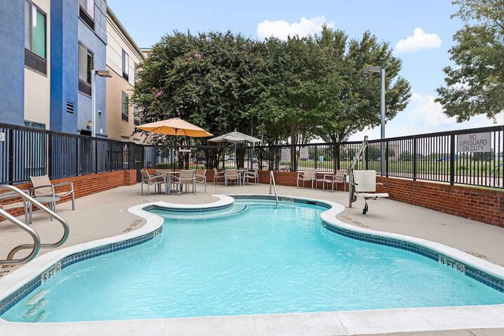 Hotel with Pool