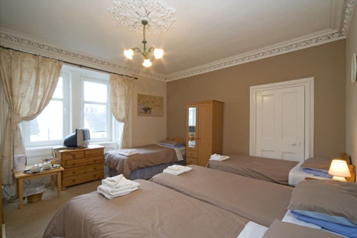 Room 4 of 41
