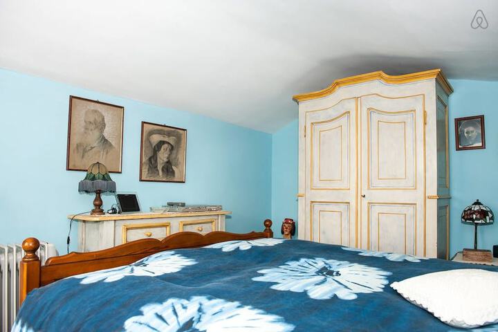 Room 3 of 55
