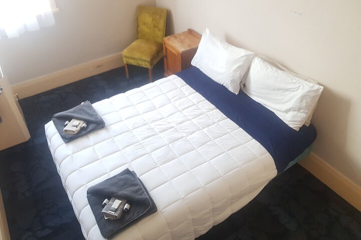Room 10 of 27